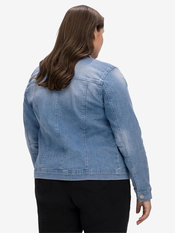 SHEEGO Between-Season Jacket in Blue