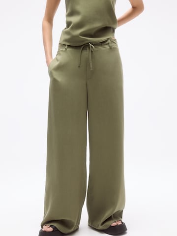 Pull&Bear Wide Leg Bukse i grønn: forside