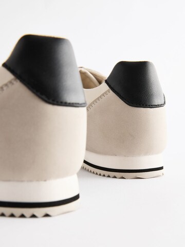 Next Låg sneaker i beige