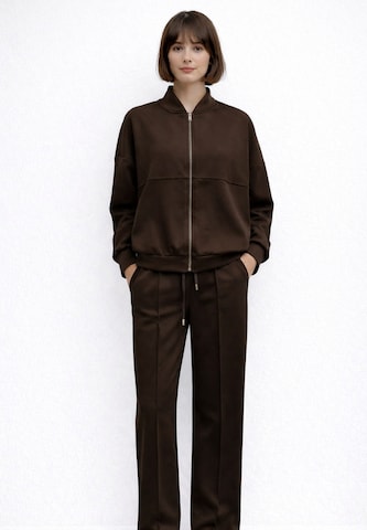 Elara Jogginganzug in Braun