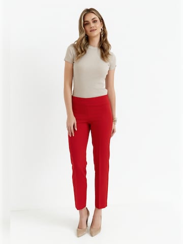 Makover - Tapered Pantalón en rojo
