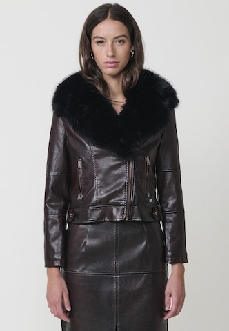 KOROSHI Übergangsjacke in Rot: Vorderseite