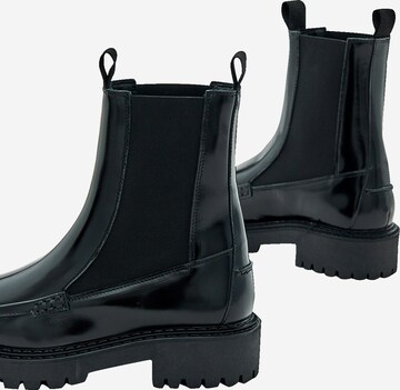 EDITED Chelsea Boots 'Siljah' in Black