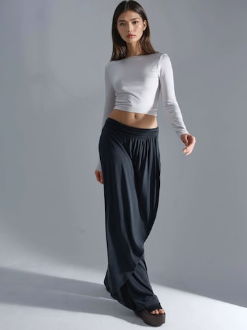 T-shirt Busem en beige