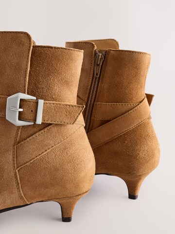 Next - Botas camperas en marrón