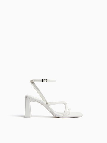 Bershka Sandalen met riem in Wit