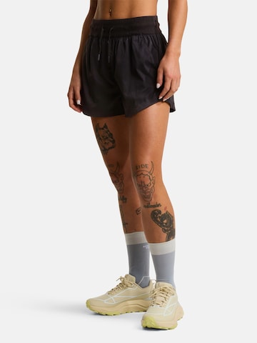 regular Pantaloni 'Aphrodite Arise' di THE NORTH FACE in nero: frontale