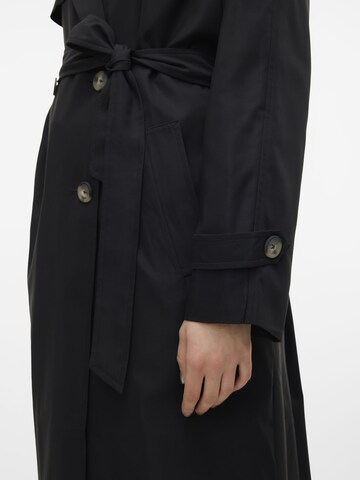 VERO MODA Tussenmantel 'TESSAGOLD' in Zwart