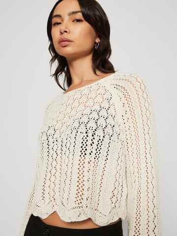 Only Petite Neulepaita 'ONLNOLA' värissä valkoinen