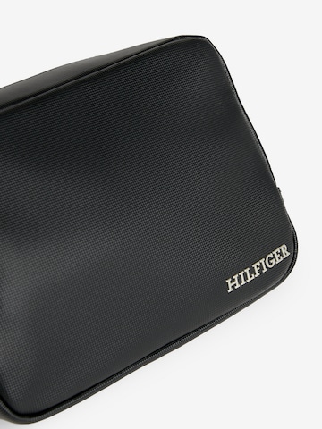 TOMMY HILFIGER Kulturtasche in Schwarz