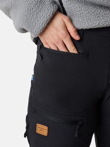 regular Pantaloni per outdoor 'Lofoten' di SWEDEMOUNT in nero
