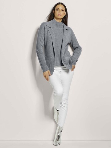 MADELEINE Gebreid vest in Grijs