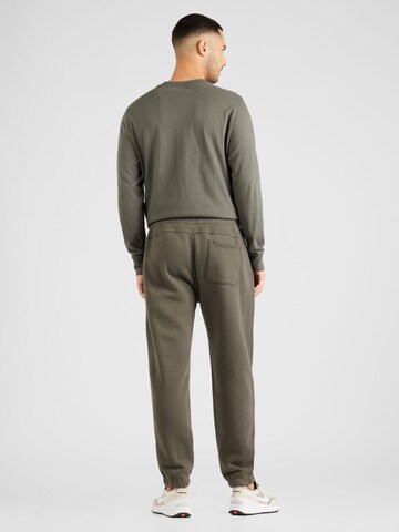 Abercrombie & Fitch Tapered Hose 'ESSENTIAL' in Grün