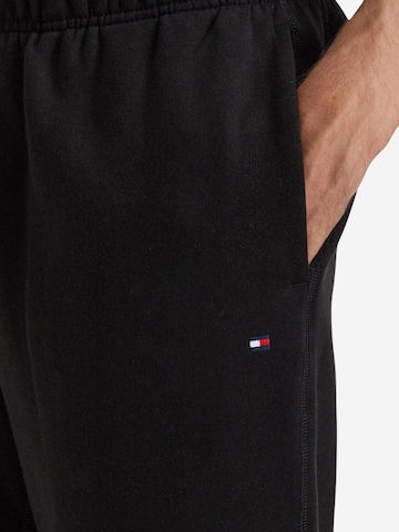 TOMMY HILFIGER Regular Sportbroek 'ESSENTIAL FLEECE SWE MW0MW37231' in Zwart