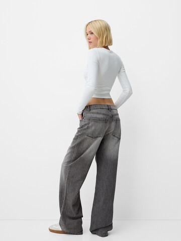 Bershka Loose fit Jeans in Grey