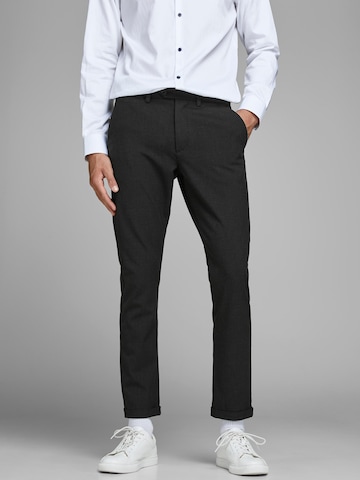 Coupe slim Pantalon chino 'Marco Connor' JACK & JONES en gris : devant