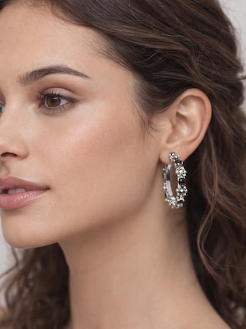 Orecchini di Gloria Mago in argento: frontale