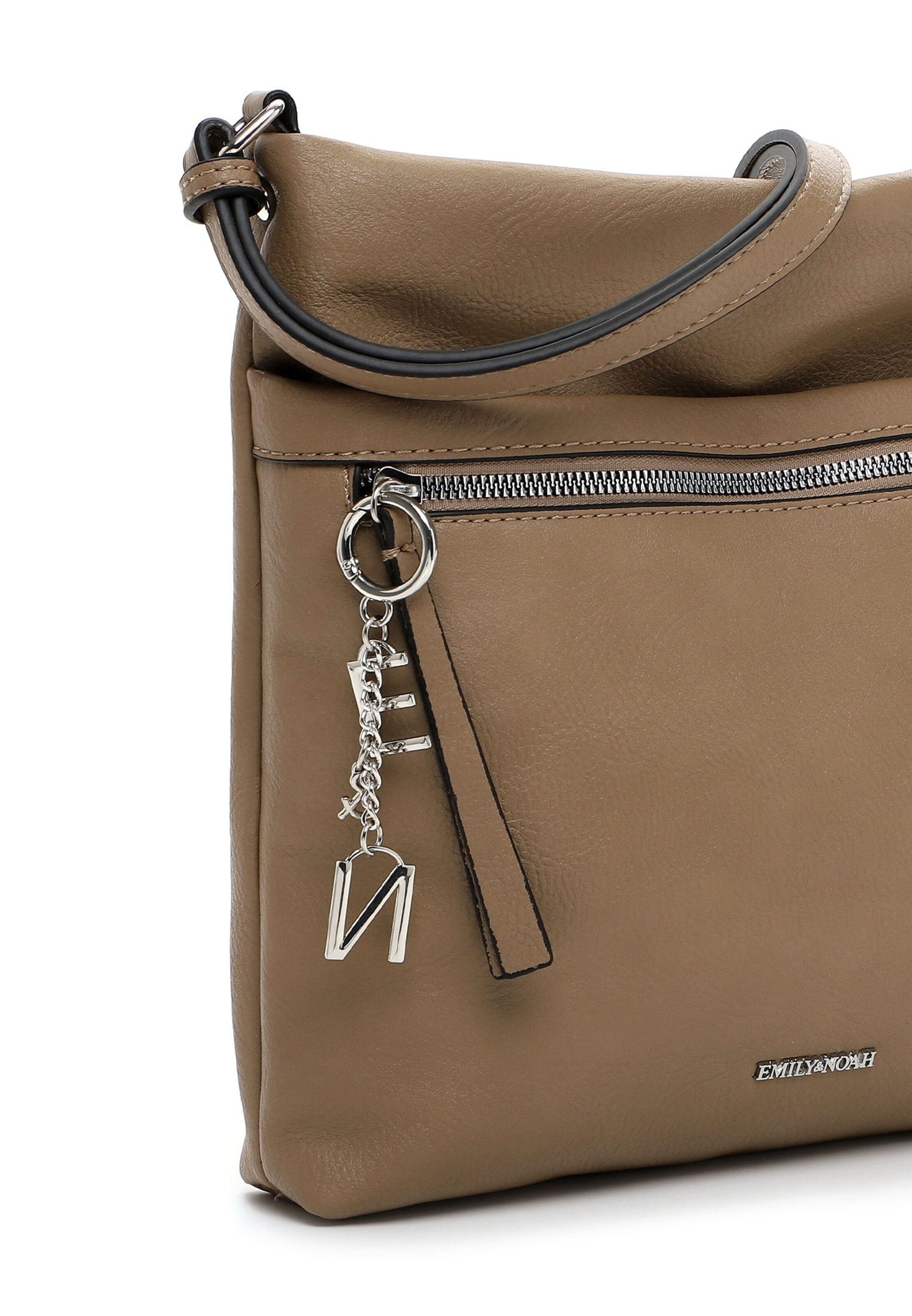 Emily & Noah Schoudertas ' E&N Harmina ' in Bruin