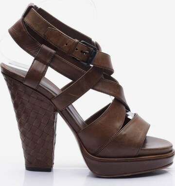 Bottega Veneta Sandals & High-Heeled Sandals in 39,5 in Brown: front