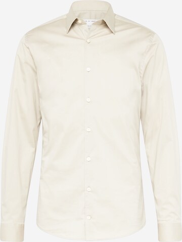 Tiger of Sweden - Ajuste estrecho Camisa 'FILBRODIE' en beige: frente