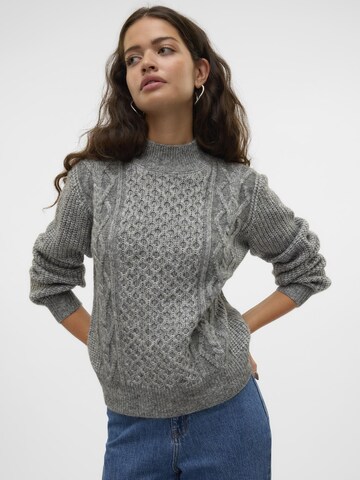 VERO MODA Свитер 'Universe' в Серый