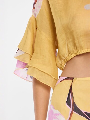 Ana Alcazar Top 'Dorexom' in Yellow