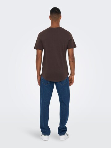 Only & Sons Regular Fit T-Shirt 'Matt' in Braun