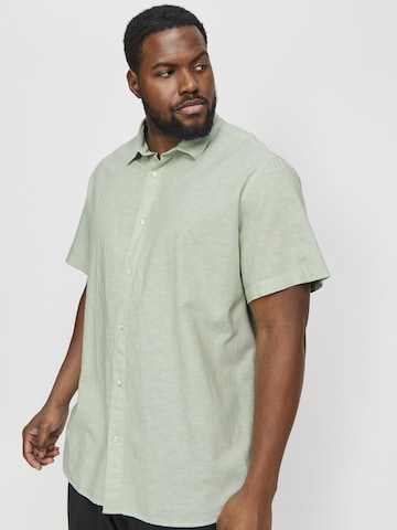 Coupe slim Chemise 'JJEBreeze' Jack & Jones Plus en vert