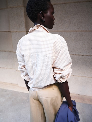 Bluză 'IRUYA' de la MANGO pe maro