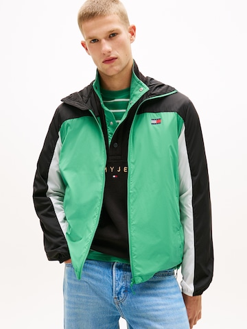 Tommy Jeans - Chaqueta de entretiempo en verde: frente