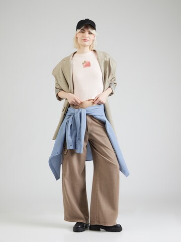 Tricou 'Graphic Essential Sporty Tee' de la LEVI'S ® pe roz