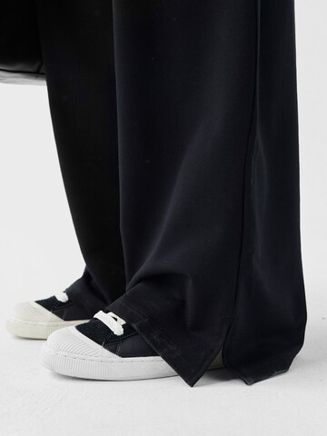 Loosefit Pantaloni 'Kyle' di VAMOS CLO in nero