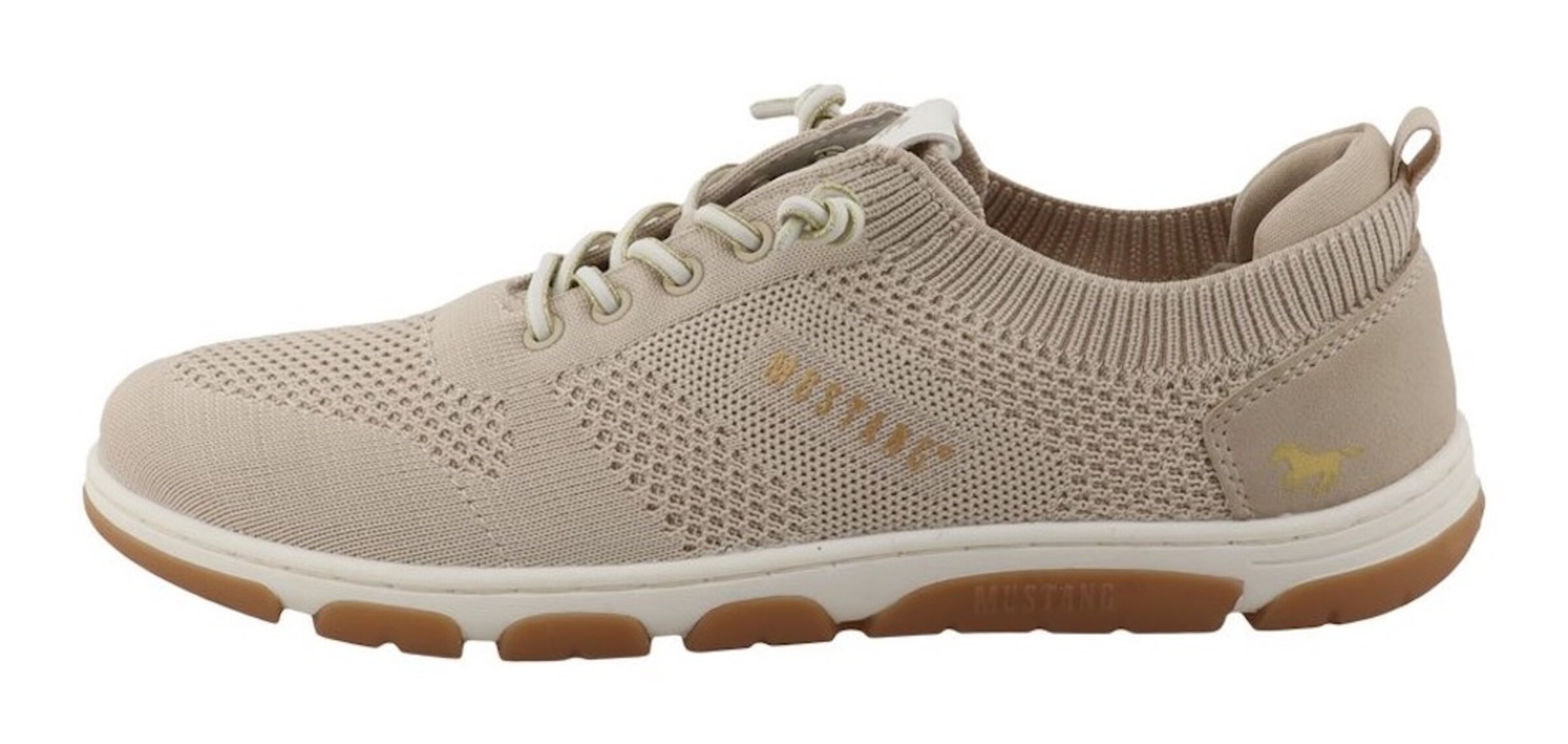 MUSTANG Slip-Ons in Beige