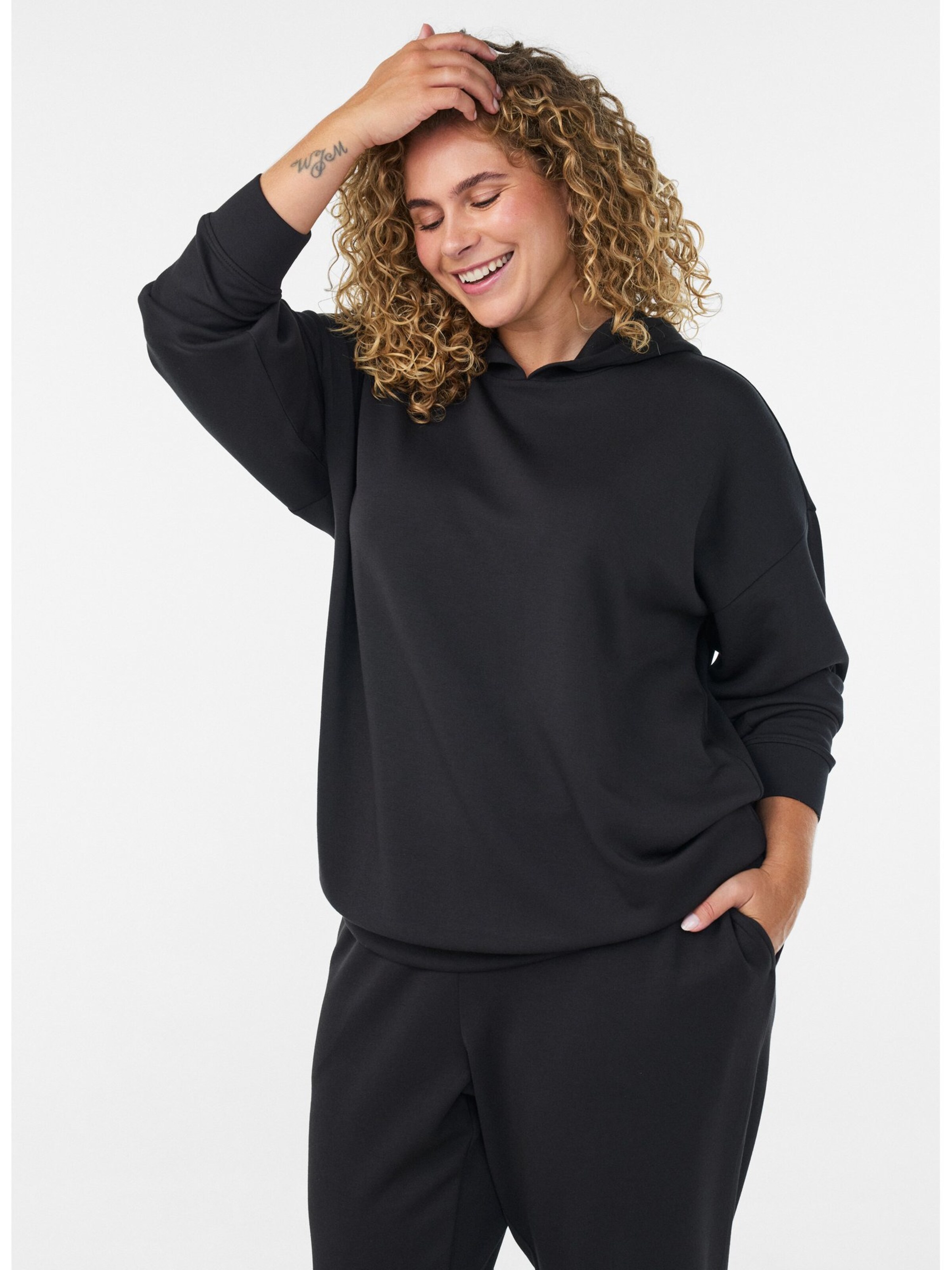Zizzi Pullover in Schwarz