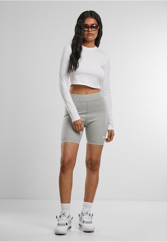 T-shirt 'Chill' Nike Sportswear en blanc