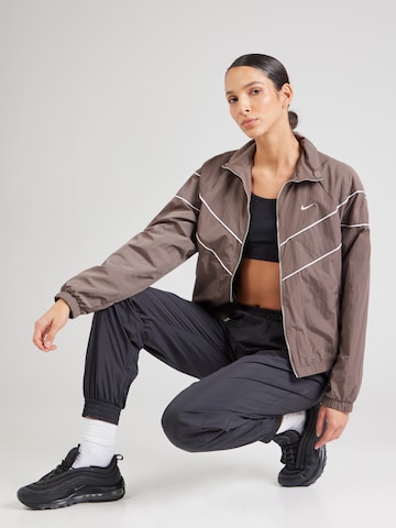 Nike Sportswear Kurtka przejściowa w kolorze szary