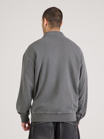 Carhartt WIP - Camiseta 'Chase' en gris