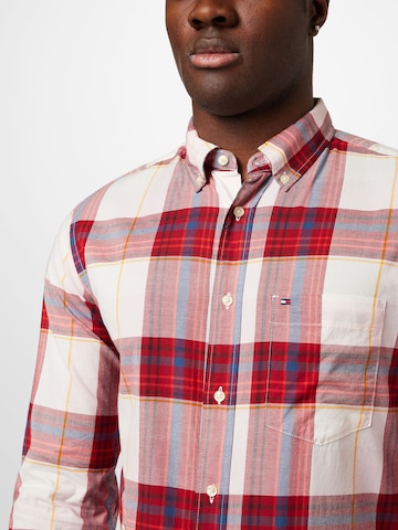 TOMMY HILFIGER - Ajuste regular Camisa en rojo