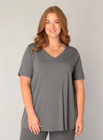 BASE LEVEL CURVY T-Shirt 'Alba' in Grau: Vorderseite