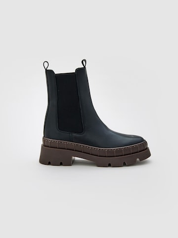 EDITED Chelsea Boots 'Sölve' in Brown: front