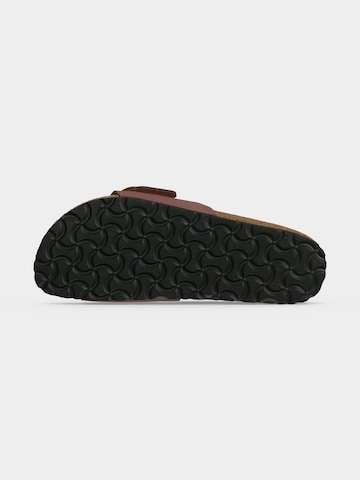 BIRKENSTOCK Чехли в червено