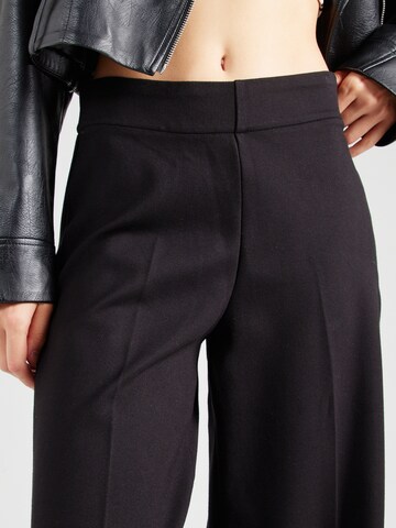 mbym - Pierna ancha Pantalón de pinzas 'Seenta' en negro