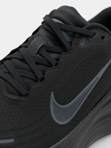 NIKE - Sapatilha de corrida 'Vomero Plus' em preto