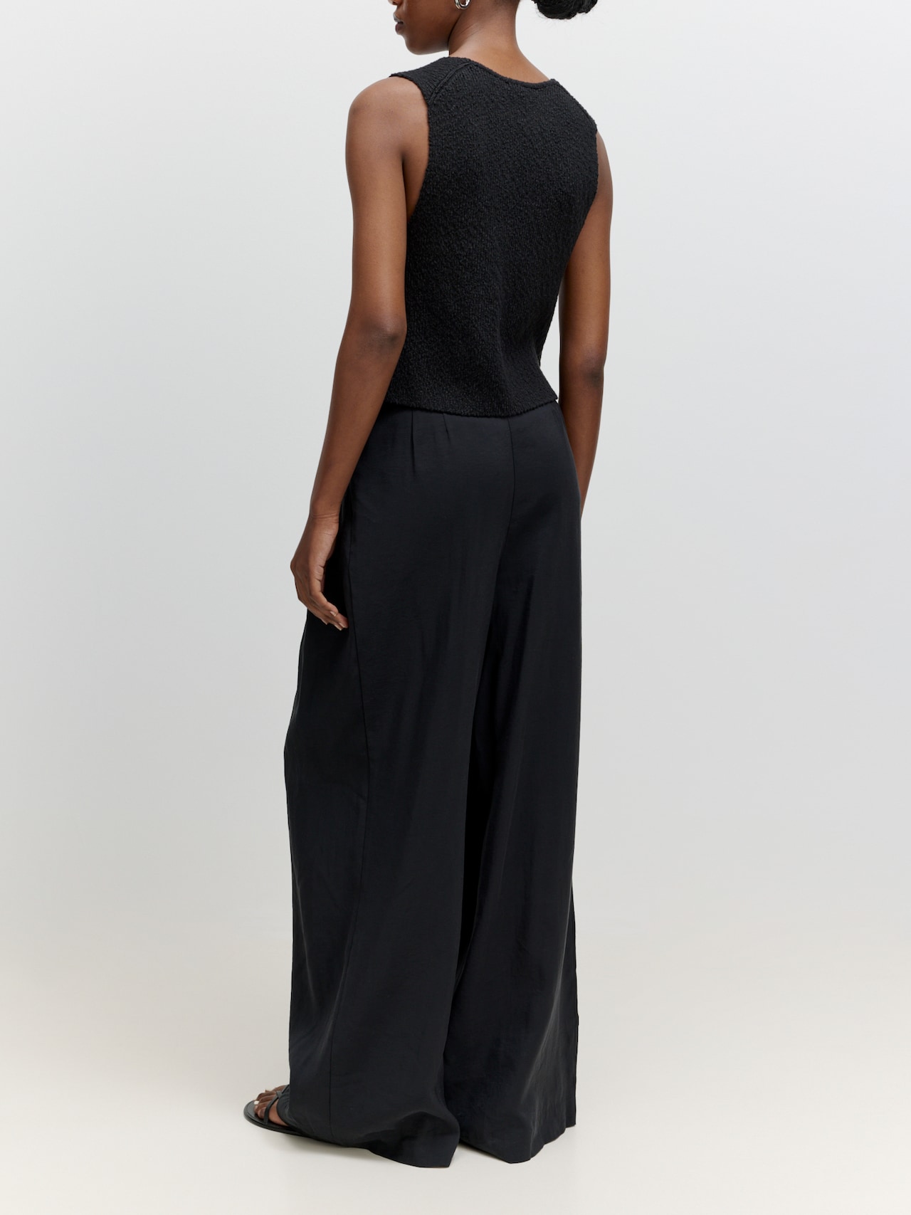 EDITED Produits Gilet 'Rike' noir