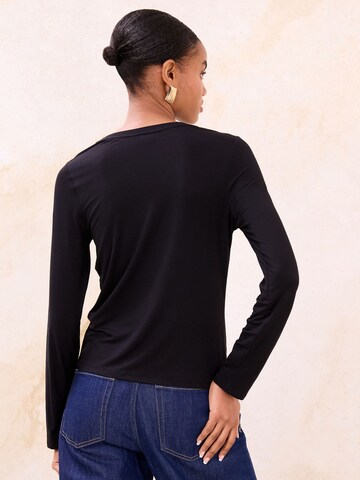 Lipsy Shirt in Schwarz