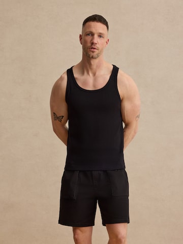 DAN FOX APPAREL - Camiseta 'Vince' en negro: frente