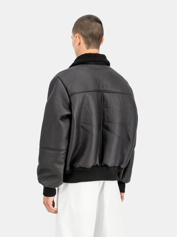 ALPHA INDUSTRIES Between-Season Jacket in Black