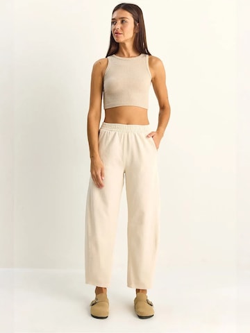 Bianco Lucci Regular Pants in White
