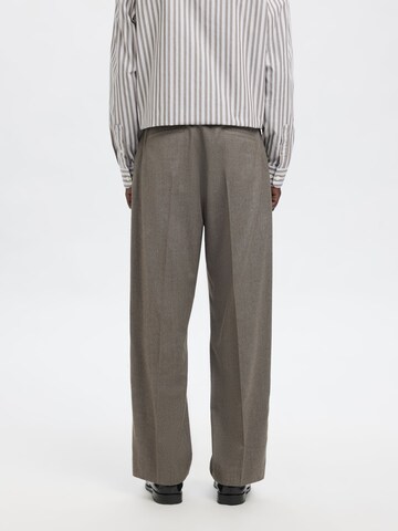 SELECTED Regular Pleated Pants in Brown