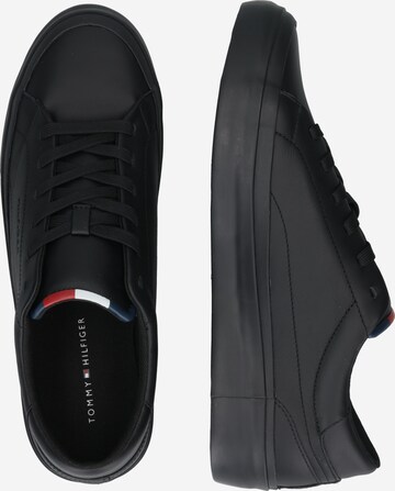 TOMMY HILFIGER Trampki niskie w kolorze czarny